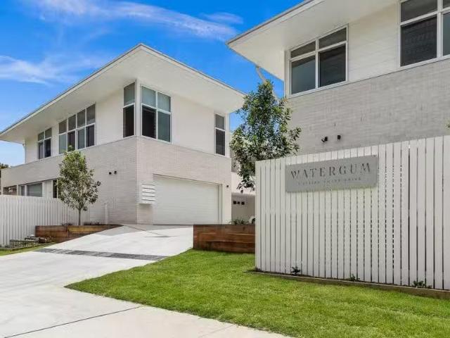 Nice 3 BR 2/7 Julian Rocks Drive, BYRON BAY Apartment for rent.