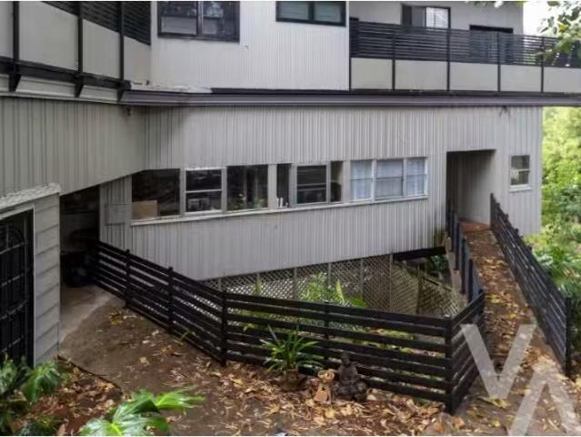 Cozy 3 BR 2/8 Anzac Parade, The Hill Apartment for rent Liste.
