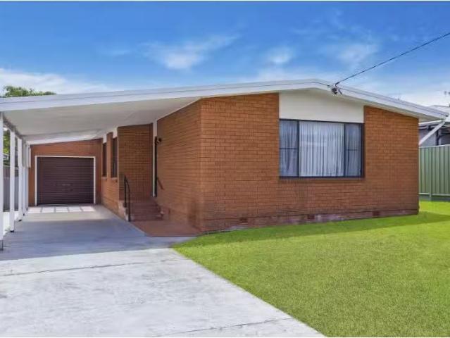 Deal! 3 BR 29 Ourringo Avenue, Lake Haven House for rent List.