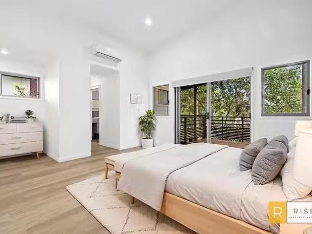 Cozy 3 BR 20/99 Brookwater Drive, Brookwater, QLD 4300