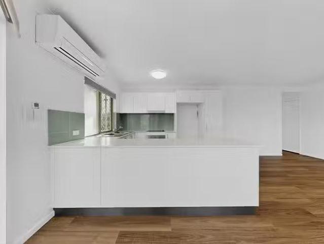 Rental! 3 BR 2/10 Caroline Street, Woody Point, QLD 4019
