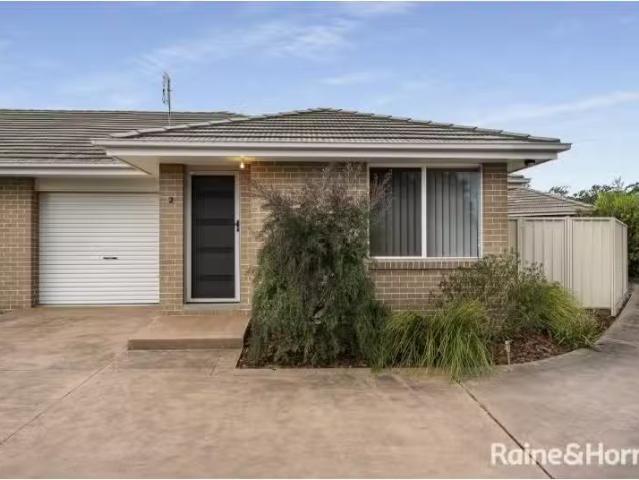 Nice 3 BR 2/14 Hanover Close, SOUTH NOWRA House for rent List.