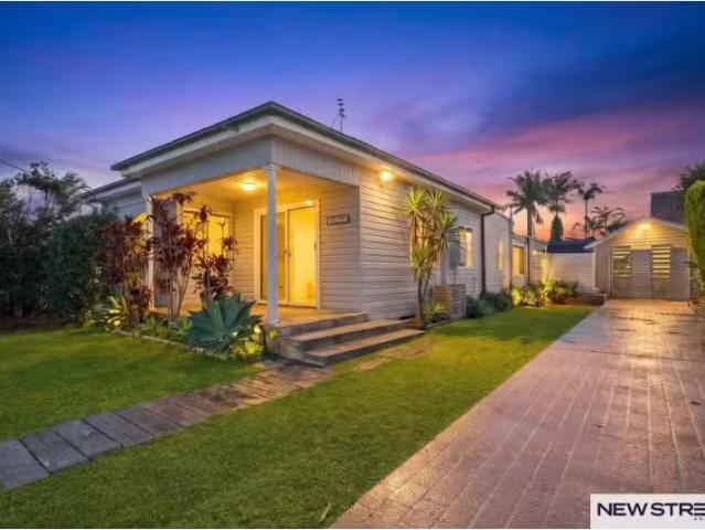 Just in! 3 BR 21 Gommera Street, Blacksmiths House for rent L.