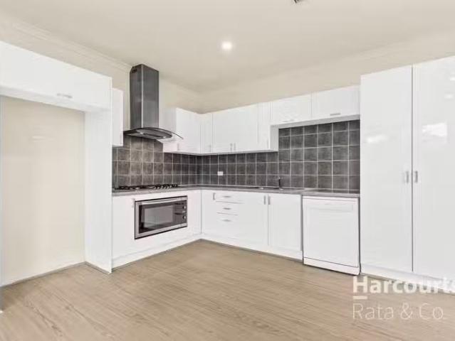 For Rent! 3 BR 2/1 Leslie Street, Thomastown, VIC 3074 Unit.