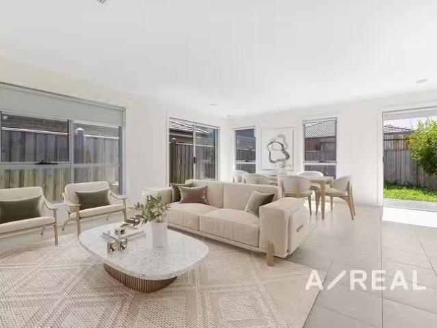 New 3 BR 21 Rialto Street, Point Cook, VIC 3030