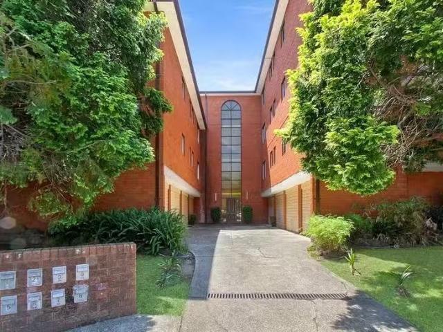 Charming 3 BR 2/22 Bellevue Parade, Hurstville, NSW 2220