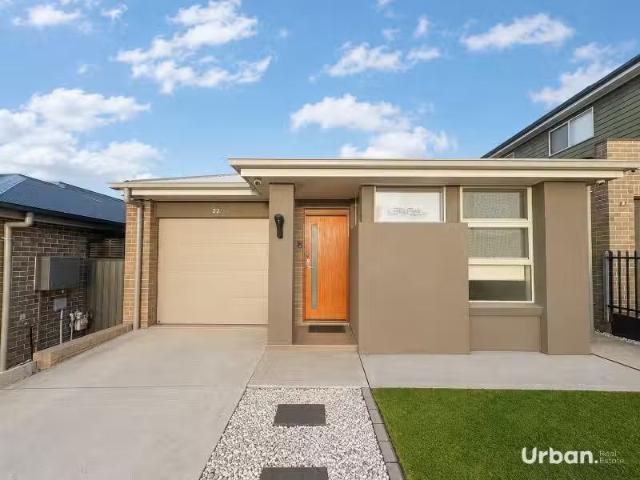 Rental! 3 BR 22 Brooklime Crescent, Denham Court House for ren.