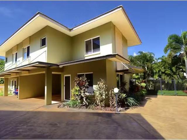 Charming 3 BR 2/2 Dinah Court, Stuart Park Townhouse for rent.