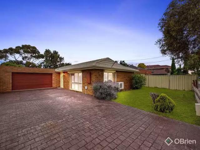 For Rent! 3 BR 22 Doherty Street, Deer Park, VIC 3023