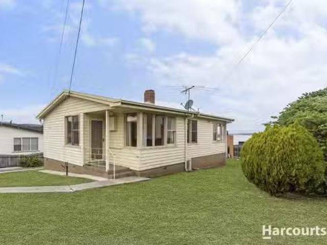 Cheap 3 BR 22 Kennedy Street, MAYFIELD, TAS 7248 House for R.