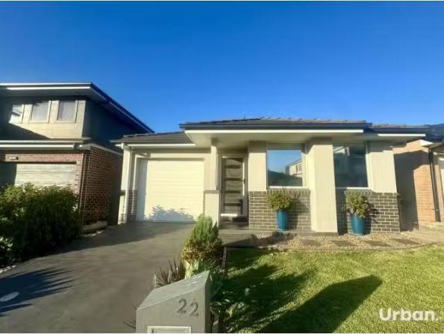 New 3 BR 22 Stonecrop Street, Denham Court House for rent Lis.
