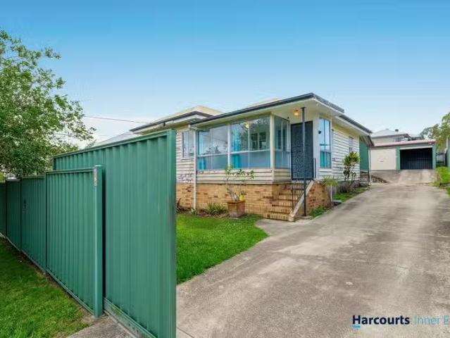 Cheap 3 BR 22 Walter Street, MURARRIE, QLD 4172 House for Rent