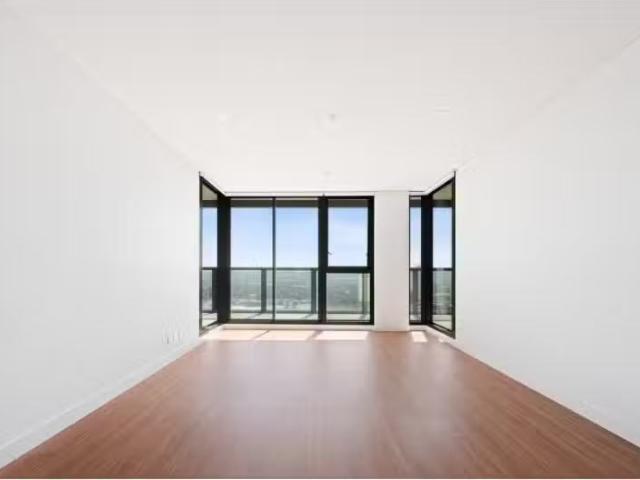 Deal! 3 BR 23303/2B Figtree Drive, Sydney Olympic Park Apartme.