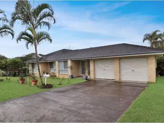 Cheap 3 BR 2 Beachside Court, Sapphire Beach House for rent L.