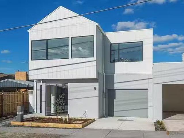 Just in! 3 BR 2A Berry Avenue, Edithvale, VIC 3196