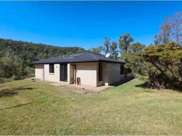 For Rent! 3 BR 347 Athol Glen, SHERWOOD House for rent Listed.