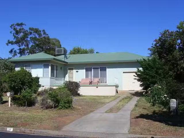 Cozy 3 BR 36 Moor Street, Parkes, NSW 2870