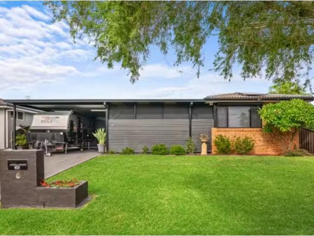 Cheap 3 BR 36 Chesterfield Road, SOUTH PENRITH House for rent.