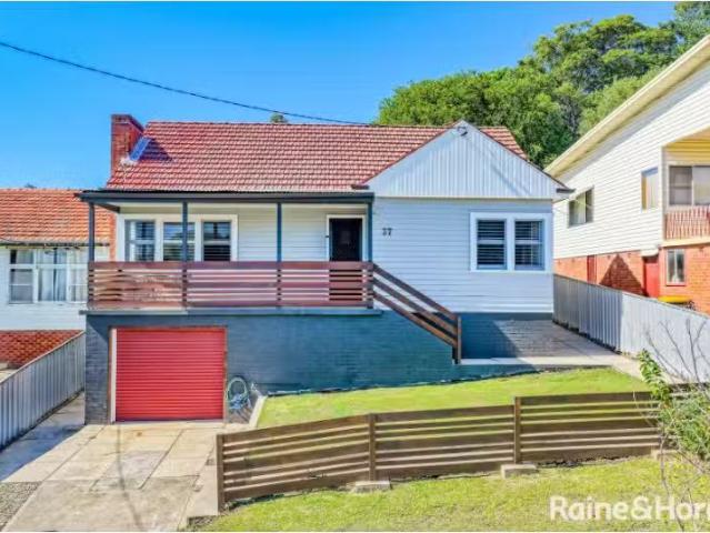 Charming 3 BR 37 Perks Street, WALLSEND House for rent Listed.