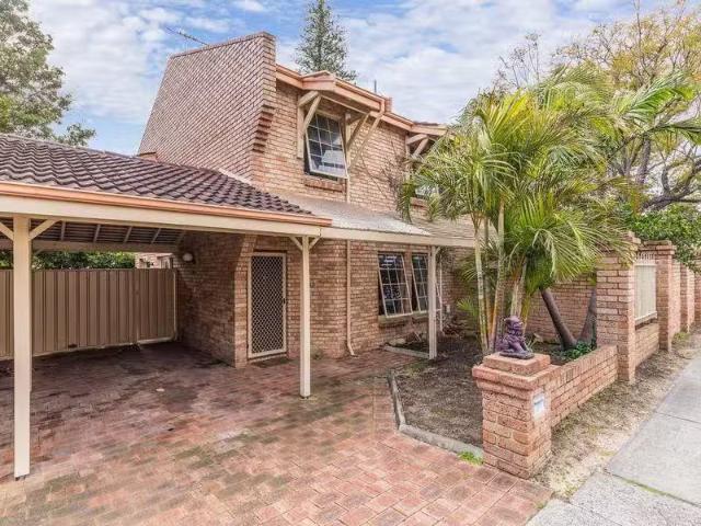 Cozy 3 BR 3/7 Tate Street, SOUTH PERTH Townhouse for rent Lis.