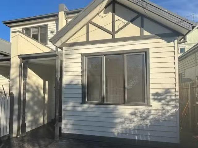 Charming 3 BR 37A Emmaline Street, Northcote VIC 3070 Townho.