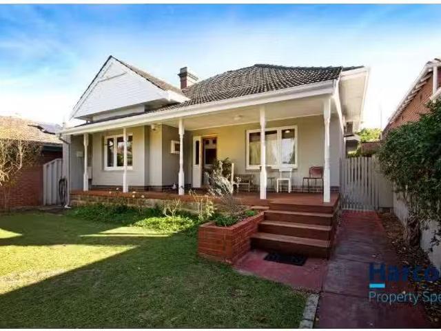 Deal! 3 BR 39 Ebsworth Street, MOUNT LAWLEY House for rent Li.
