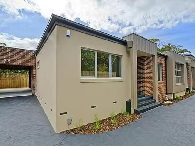 Rental! 3 BR 3/9 Gipps Avenue, Mordialloc, VIC 3195