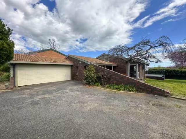Rental! 3 BR 30 Alcheringa Road, KELSO House for rent Listed.