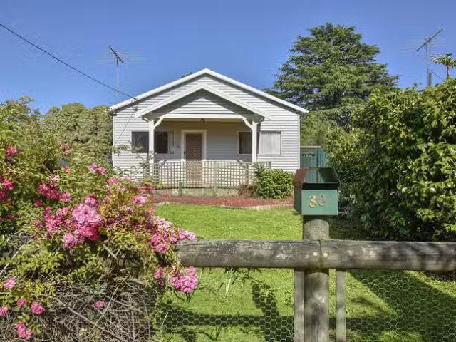 Just in! 3 BR 30 Barton Street, Katoomba, NSW 2780