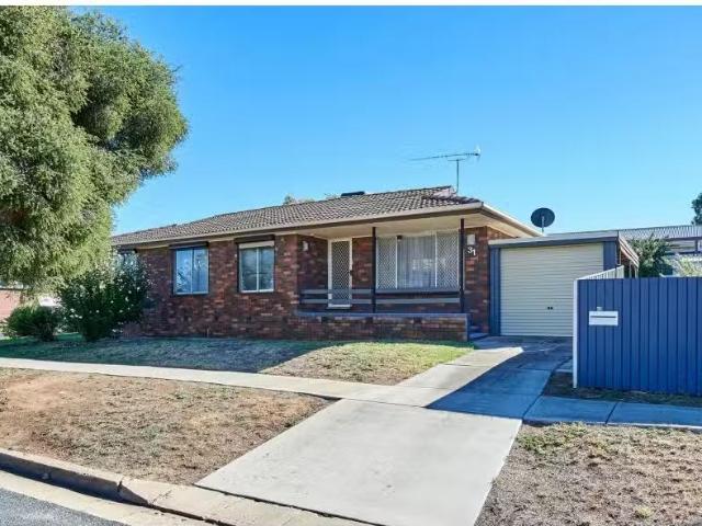 Rental! 3 BR 31 Brunskill Avenue, Forest Hill House for rent.