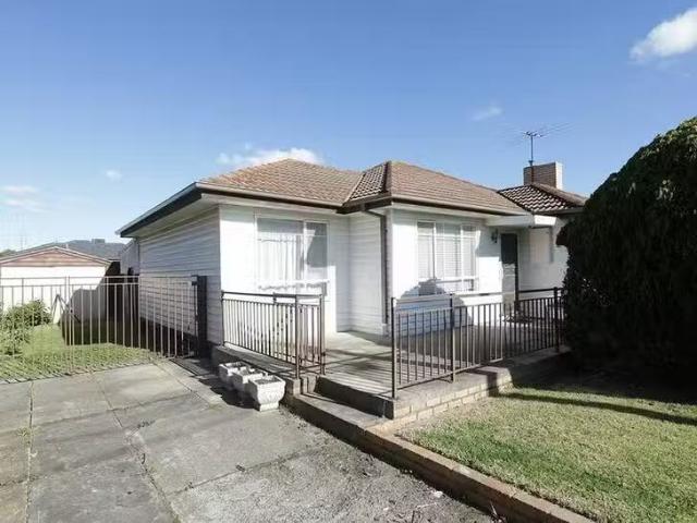 Just in! 3 BR 3 Salmond Street, Deer Park, VIC 3023