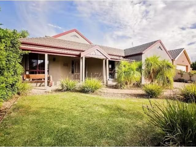 Cheap 3 BR 3 Shetland Drive, Moama House for rent Listed by D.