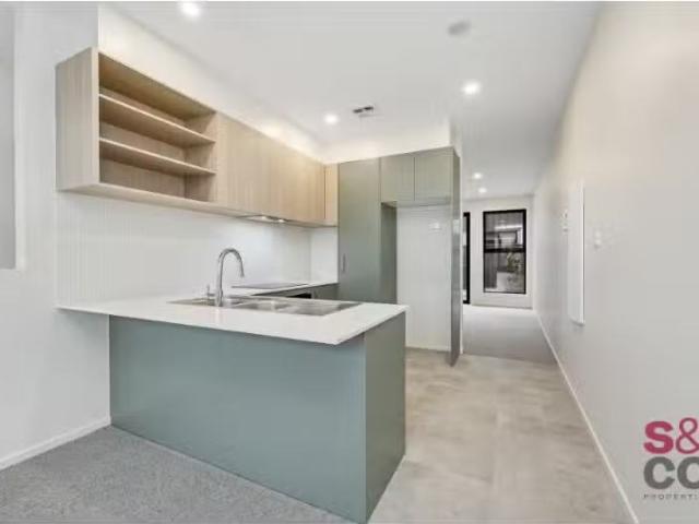 Cheap 3 BR 45/53 Camilleri Way, Gungahlin Townhouse for rent.