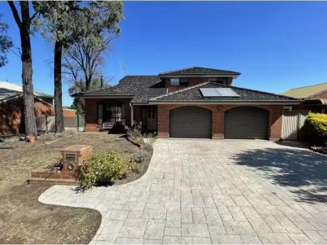 Cozy 3 BR 48 Akoonah Drive, Golden Square House for rent List.