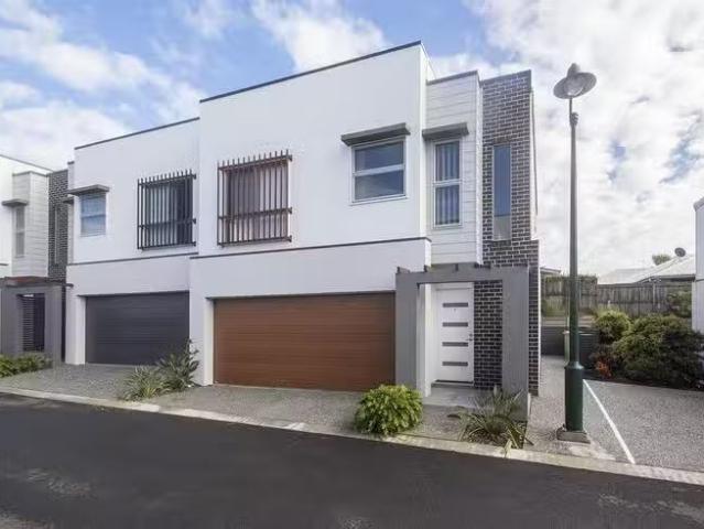 New 3 BR 4/31 Jotown Drive, Coomera, QLD 4209