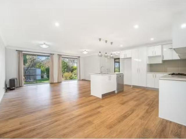 Just in! 3 BR 43 Red Gum Avenue, Hazelbrook House for rent Li.