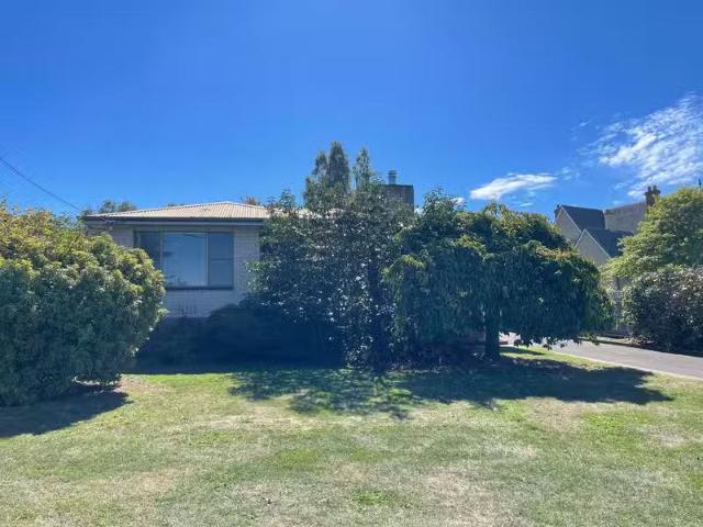 Unique 3 BR 43 West Parade, DELORAINE, TAS 7304 House for Rent