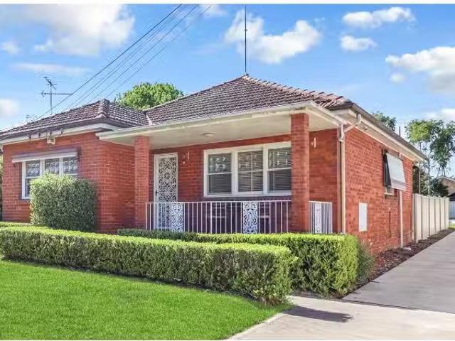 Rental! 3 BR 4 Church Street, Riverstone House for rent Liste.