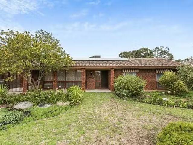 Rental! 3 BR 4 Rangeview Road, Happy Valley, SA 5159