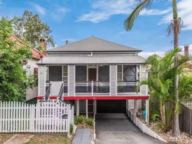 For Rent! 3 BR 54 Lisburn Street, EAST BRISBANE House for rent.