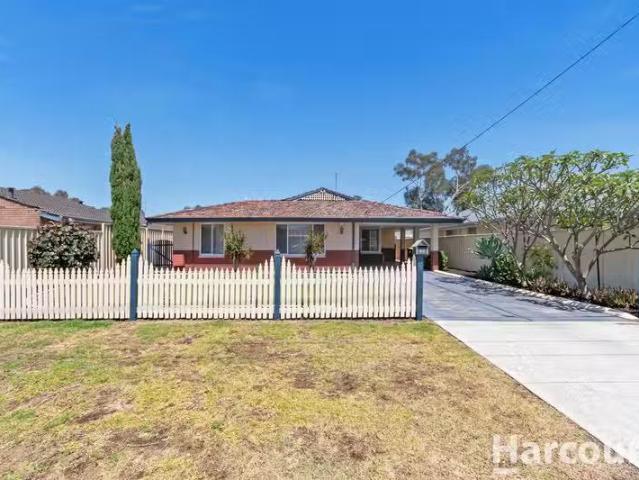 Rental! 3 BR 55 Victoria Parade, MIDVALE, WA 6056 House for.