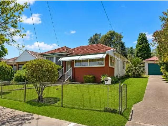 Deal! 3 BR 57 Wilkins Street, Bankstown House for rent Listed.