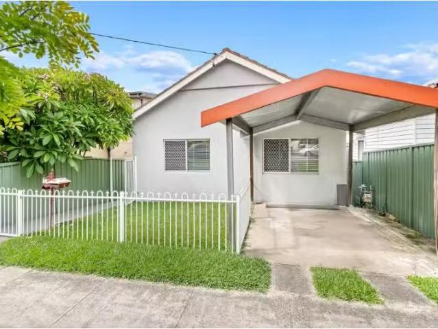 Deal! 3 BR 58 Regatta Road, Canada Bay House for rent Listed.