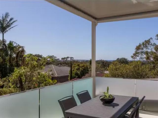 For Rent! 3 BR 5/16 Percival Road, Caringbah South Apartment f.