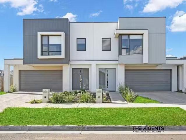 Nice 3 BR 5 Codrington Road, Truganina, VIC 3029