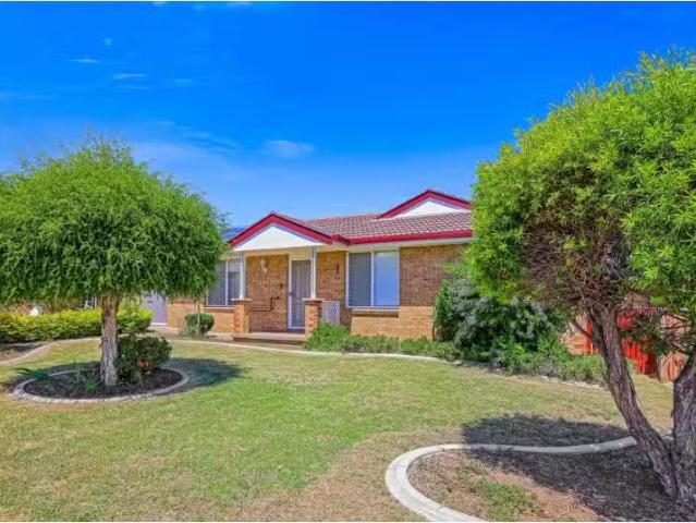 Cozy 3 BR 5 Janelle Street, TAMWORTH House for rent Listed by.