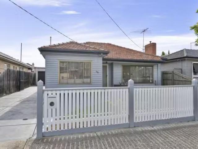 Unique 3 BR 5 Wills Street, Pascoe Vale South VIC 3044 House.