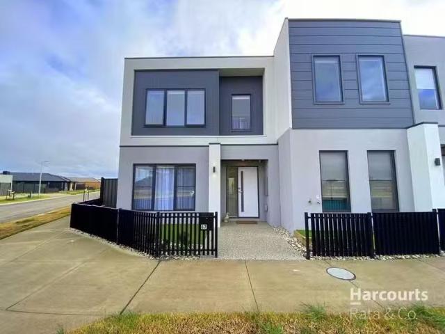 Nice 3 BR 67 Antares Parade, Kalkallo, VIC 3064 Townhouse fo.