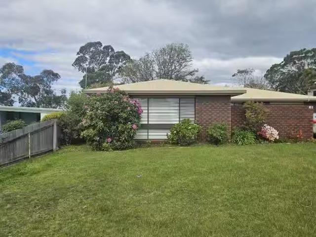 Unique 3 BR 61 Hillcrest Road, DEVONPORT, TAS 7310 House for.
