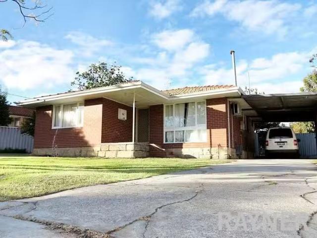 Cozy 3 BR 62 Nanovich Avenue, Girrawheen, WA 6064